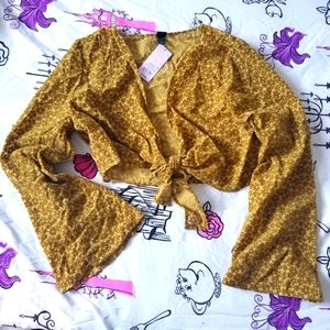 Long sleeve crop top